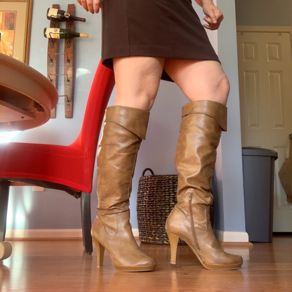 Leather heeled boots- WITH BOOT STAND